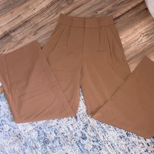 🆕 NWOT - Abercrombie - Women’s Dress Pants - Wide-Leg in Brown